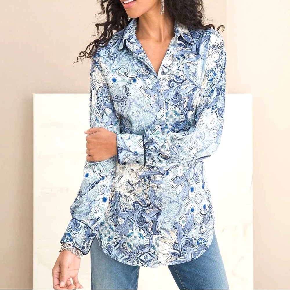 CHICO’S Western Tapestry Blue‎ White Size 8/10 Silky Quiet Luxury Sleeve Top